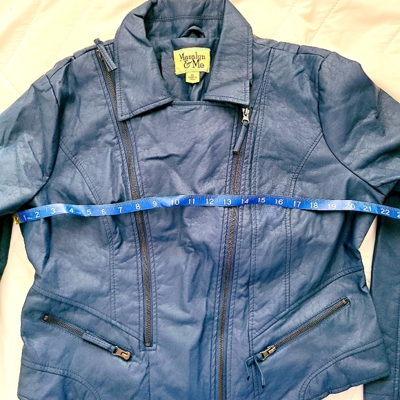 ⬇️💲⬇️ NWT‼️💙Maralyn & Me blue leatherette jacket - Picture 8 of 10